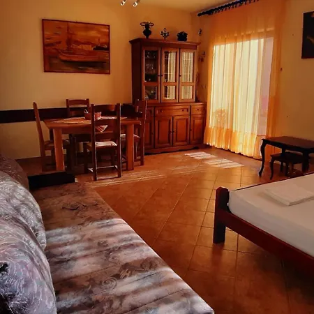 アパート Bacic Hr トロギール